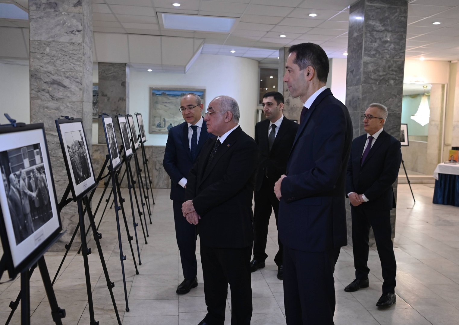 Əli Əsədov Moskvada Ümummilli Lider Heydər Əliyevin xatirəsini yad edib (FOTO)
