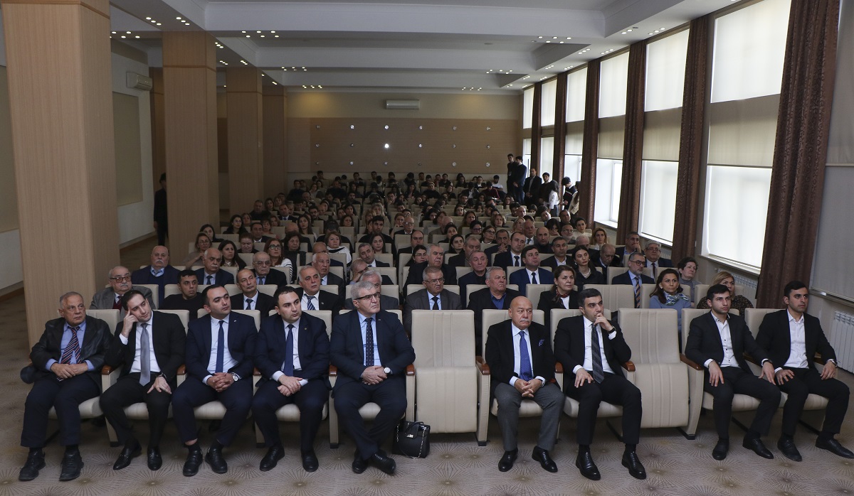 AzMİU-da Ulu Öndər Heydər Əliyevin anım tədbiri keçirilib (FOTO)