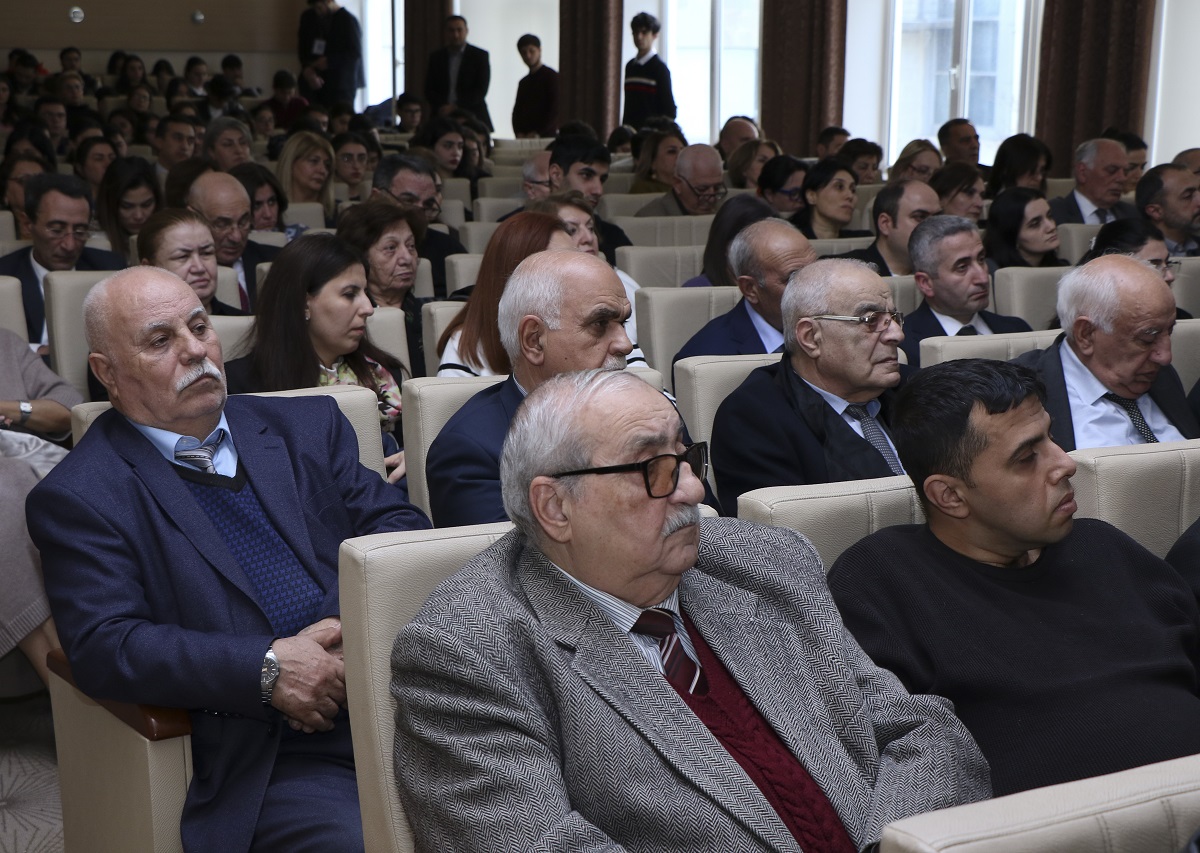 AzMİU-da Ulu Öndər Heydər Əliyevin anım tədbiri keçirilib (FOTO)