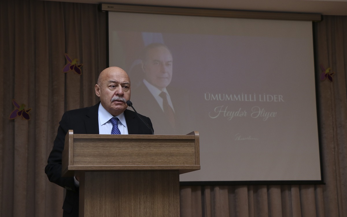 AzMİU-da Ulu Öndər Heydər Əliyevin anım tədbiri keçirilib (FOTO)