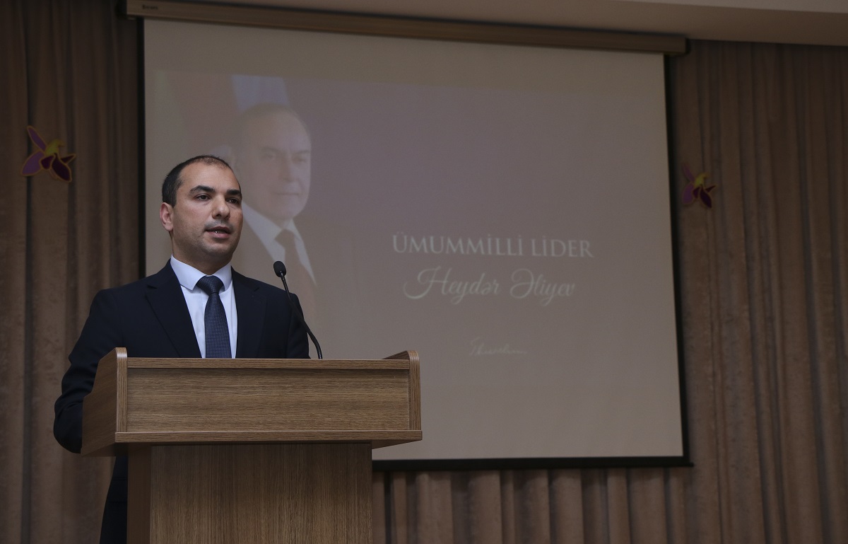 AzMİU-da Ulu Öndər Heydər Əliyevin anım tədbiri keçirilib (FOTO)