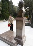 Prezident İlham Əliyev və Birinci xanım Mehriban Əliyeva Ümummilli Lider Heydər Əliyevin məzarını ziyarət ediblər (FOTO/VİDEO) (YENİLƏNİB)