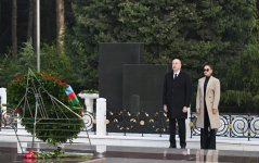 Prezident İlham Əliyev və Birinci xanım Mehriban Əliyeva Ümummilli Lider Heydər Əliyevin məzarını ziyarət ediblər (FOTO/VİDEO) (YENİLƏNİB)