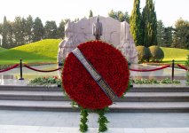DTX-nin əməkdaşları Fəxri xiyabanda Ulu Öndər Heydər Əliyevin məzarını ziyarət ediblər (FOTO)