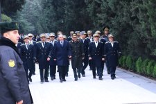 Prokurorluq əməkdaşları anım günü ilə bağlı Fəxri Xiyabanı ziyarət edib (FOTO)