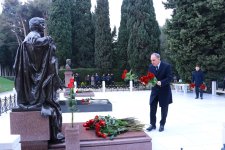 Prokurorluq əməkdaşları anım günü ilə bağlı Fəxri Xiyabanı ziyarət edib (FOTO)