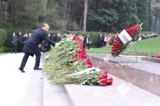 Səhiyyə Nazirliyinin rəhbərliyi ulu öndər Heydər Əliyevin əziz xatirəsini yad edib (FOTO)