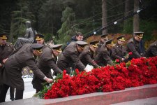 Azərbaycan xalqı Ulu Öndər Heydər Əliyevin xatirəsini yad edib (FOTO) (ƏLAVƏ OLUNUB)