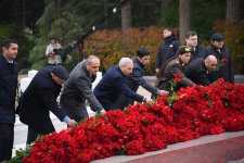 Azərbaycan xalqı Ulu Öndər Heydər Əliyevin xatirəsini yad edib (FOTO) (ƏLAVƏ OLUNUB)