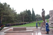 Azərbaycan xalqı Ulu Öndər Heydər Əliyevin xatirəsini yad edib (FOTO) (ƏLAVƏ OLUNUB)