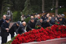 Azərbaycan xalqı Ulu Öndər Heydər Əliyevin xatirəsini yad edib (FOTO) (ƏLAVƏ OLUNUB)