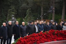 Azərbaycan xalqı Ulu Öndər Heydər Əliyevin xatirəsini yad edib (FOTO) (ƏLAVƏ OLUNUB)