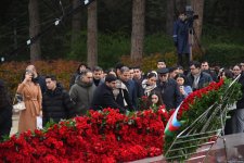 Azərbaycan xalqı Ulu Öndər Heydər Əliyevin xatirəsini yad edib (FOTO) (ƏLAVƏ OLUNUB)