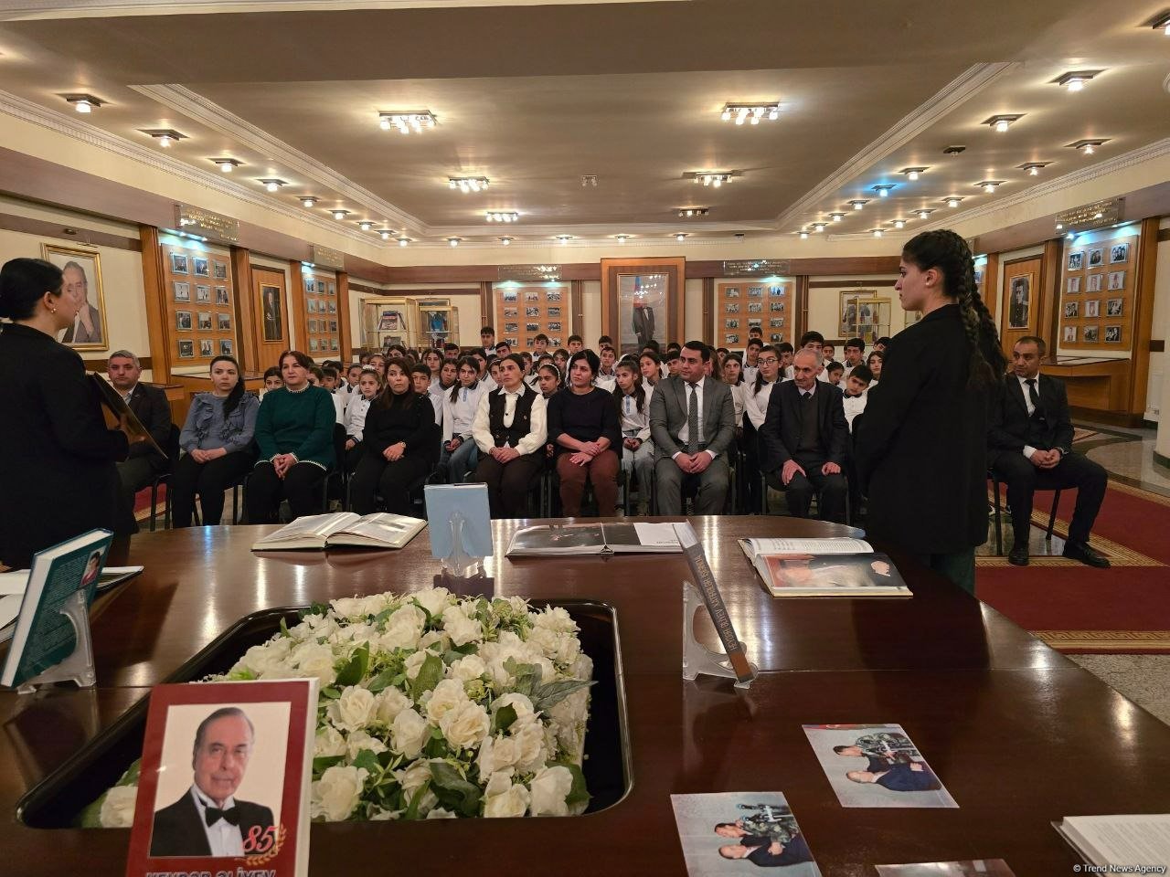 Azərbaycan Könüllüləri Ulu Öndər Heydər Əliyevin məzarını ziyarət ediblər (FOTO)