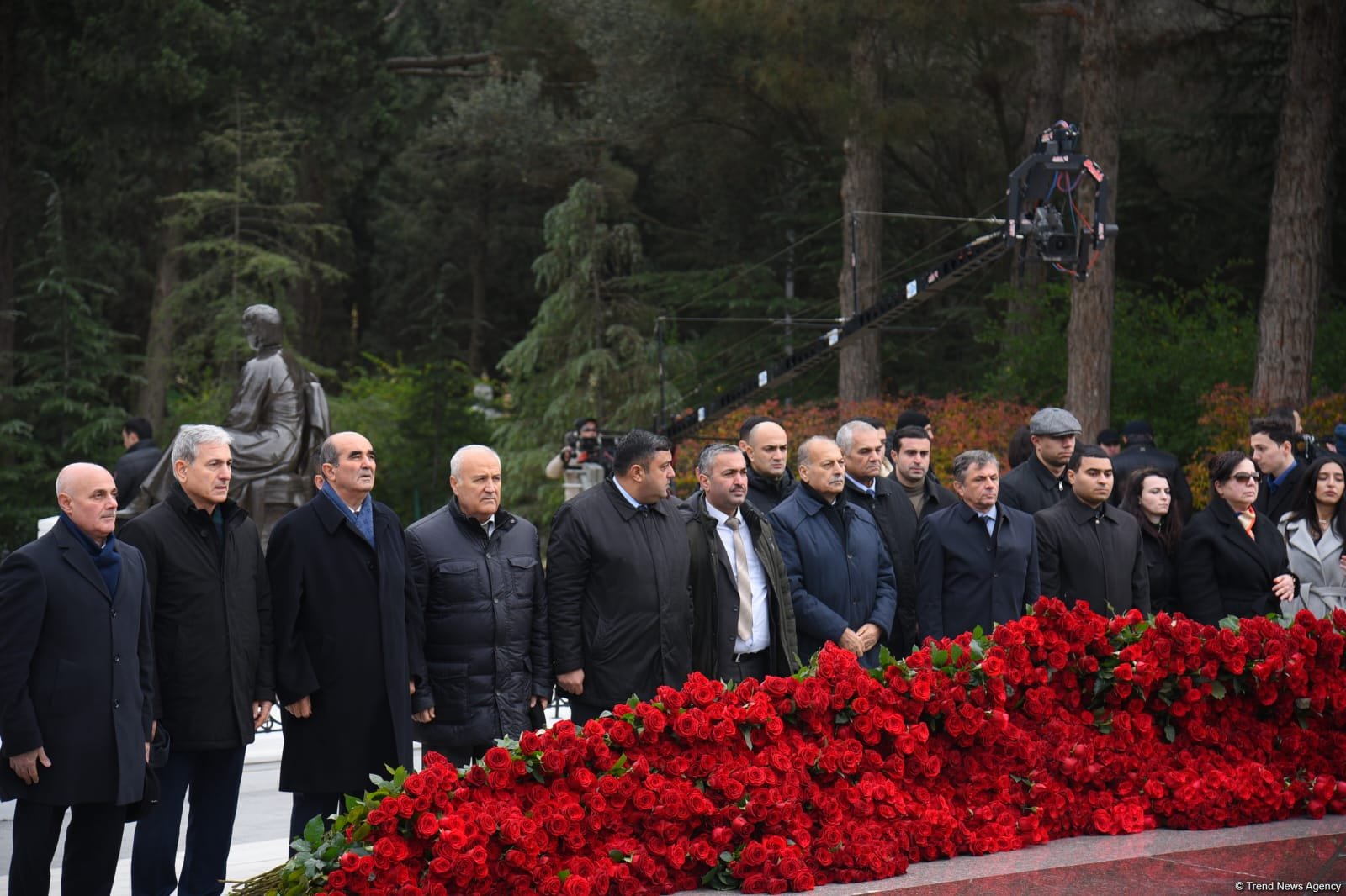 Azərbaycan xalqı Ulu Öndər Heydər Əliyevin xatirəsini yad edib (FOTO) (ƏLAVƏ OLUNUB)