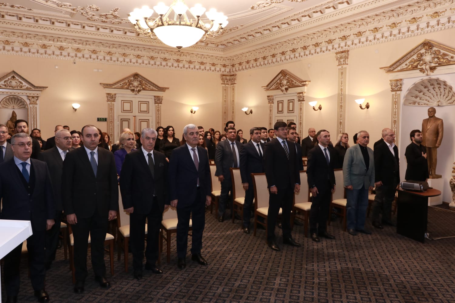 Dövlət Komitəsində Ulu Öndər Heydər Əliyevin xatirəsi anılıb (FOTO)
