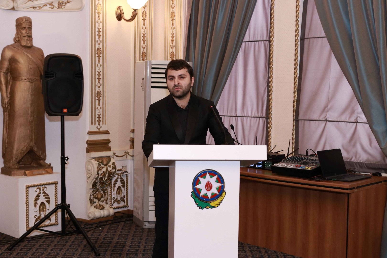 Dövlət Komitəsində Ulu Öndər Heydər Əliyevin xatirəsi anılıb (FOTO)