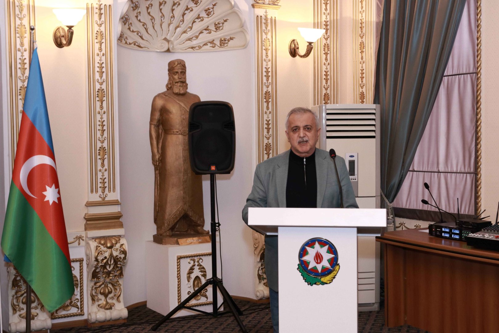 Dövlət Komitəsində Ulu Öndər Heydər Əliyevin xatirəsi anılıb (FOTO)