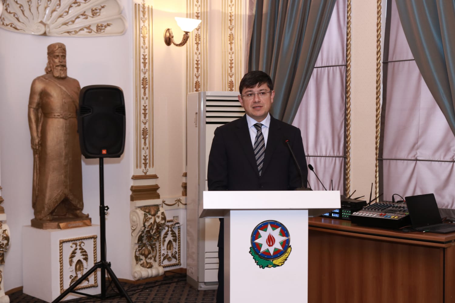 Dövlət Komitəsində Ulu Öndər Heydər Əliyevin xatirəsi anılıb (FOTO)