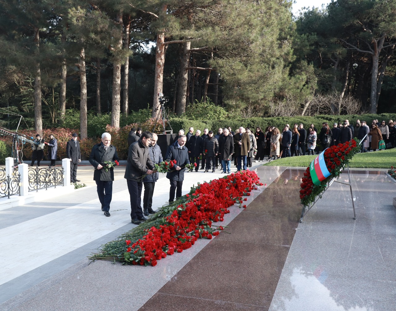 Dövlət Komitəsində Ulu Öndər Heydər Əliyevin xatirəsi anılıb (FOTO)