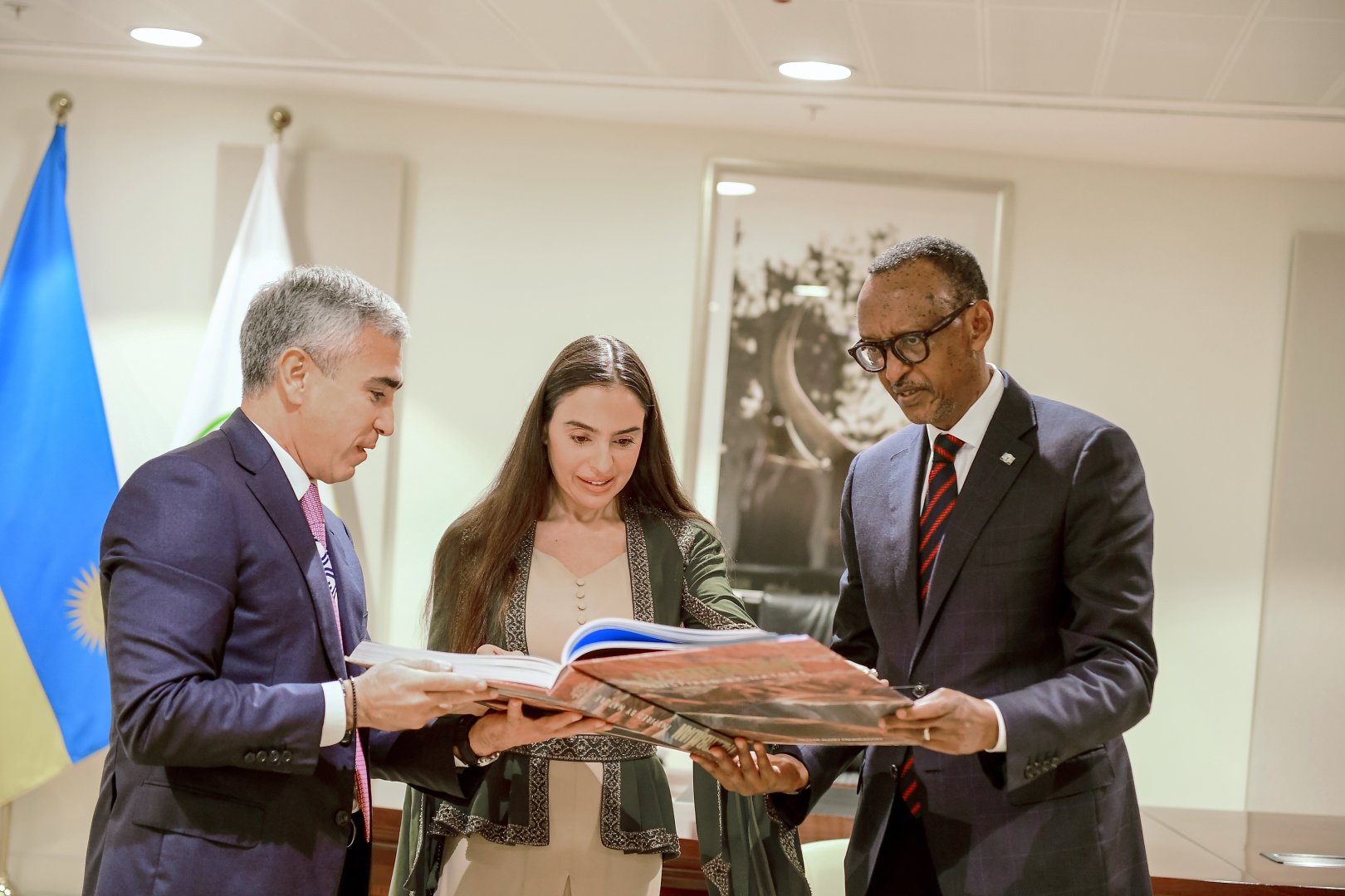 Heydər Əliyev Fondunun vitse-prezidenti Leyla Əliyeva Ruanda Prezidenti ilə görüşüb (FOTO)