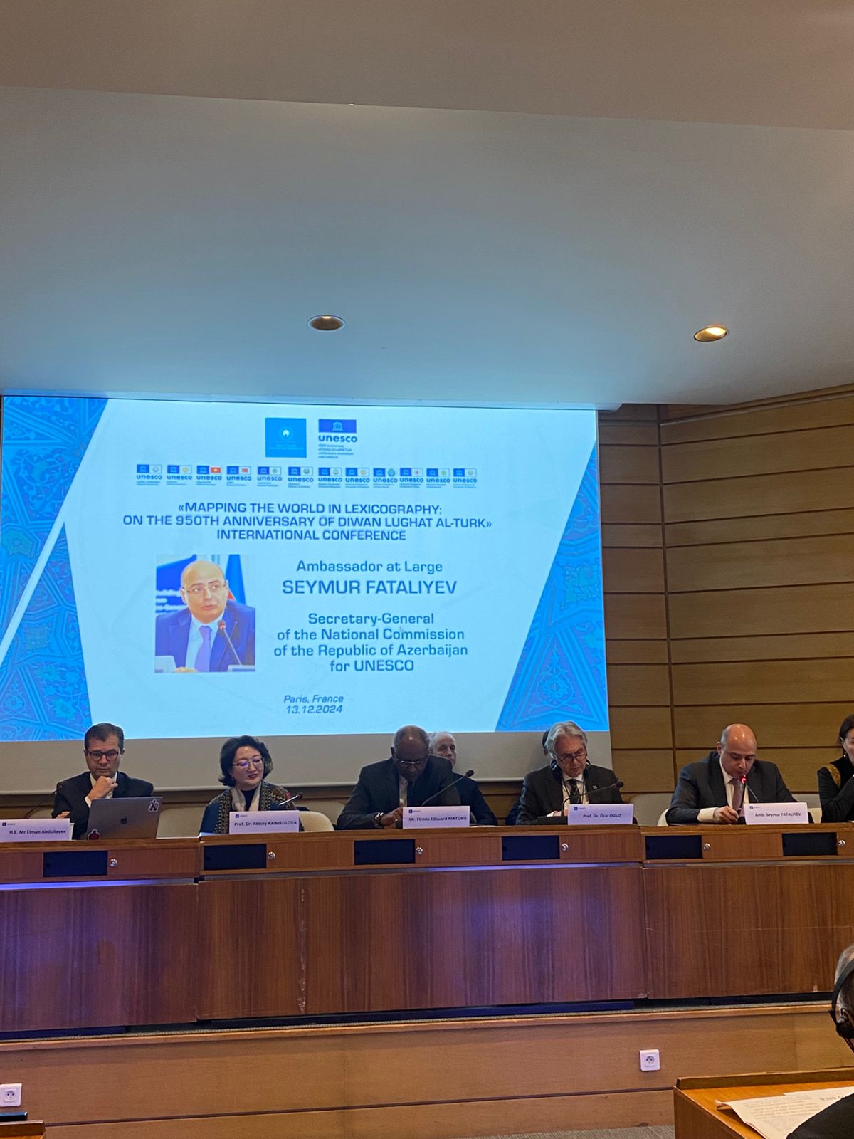 UNESCO-da "Divanü Lüğət-it-Türk"ün 950 illiyinə həsr edilmiş konfrans keçirilib (FOTO/VİDEO)