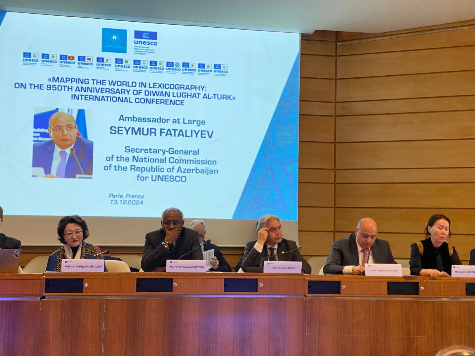 UNESCO-da "Divanü Lüğət-it-Türk"ün 950 illiyinə həsr edilmiş konfrans keçirilib (FOTO/VİDEO)