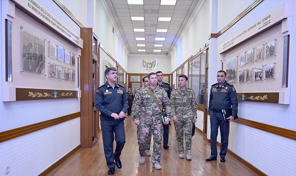 Özbəkistan hərbi mütəxəssisləri Azərbaycanda Mərkəzi Komanda Məntəqəsinə baş çəkdilər (FOTO)