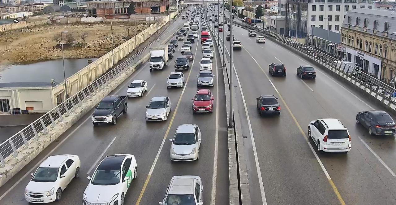 Bakıda bu yollarda tıxac var - SÜRÜCÜLƏRİN NƏZƏRİNƏ