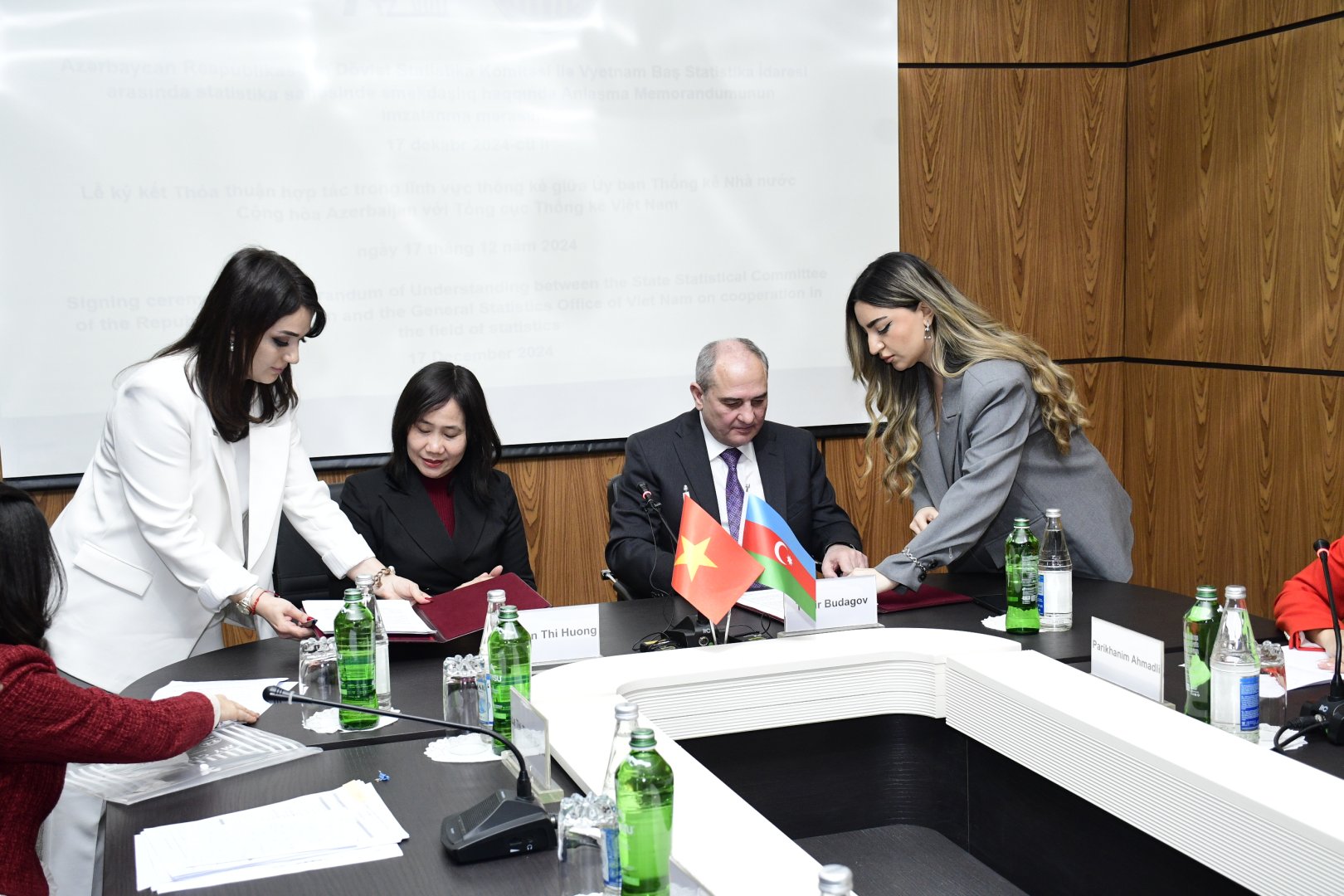 Dövlət Statistika Komitəsi ilə Vyetnam Baş Statistika İdarəsi arasında Anlaşma Memorandumu imzalanıb (FOTO)