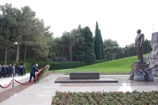 Tatarıstan Respublikasının Rəisi Ulu Öndərin məzarını və Şəhidlər xiyabanını ziyarət edib (FOTO)