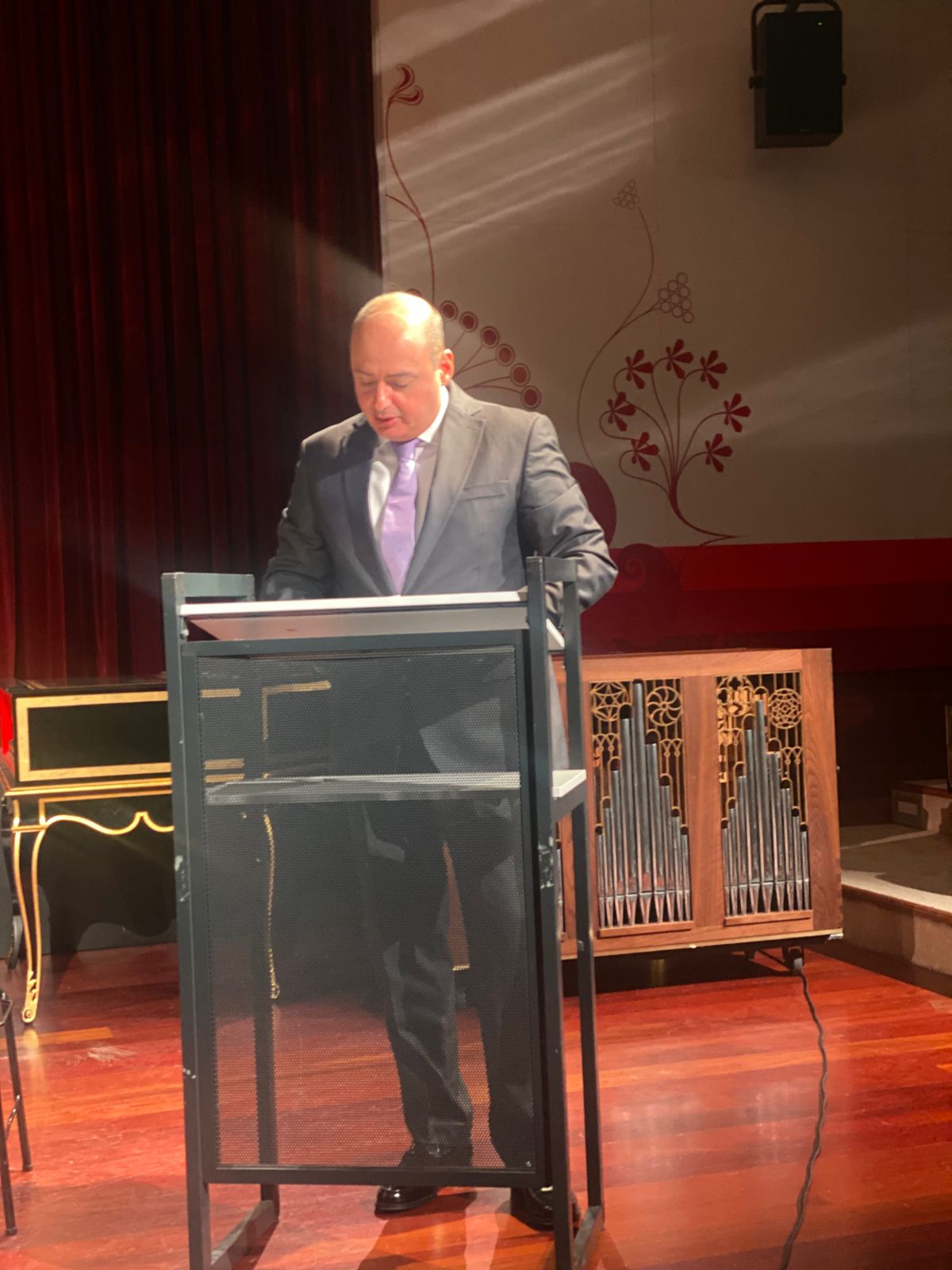 Azərbaycan tar, kamança və qavalın nadir eksponatlarını Belçika Musiqi Alətləri Muzeyinə hədiyyə edib (FOTO)