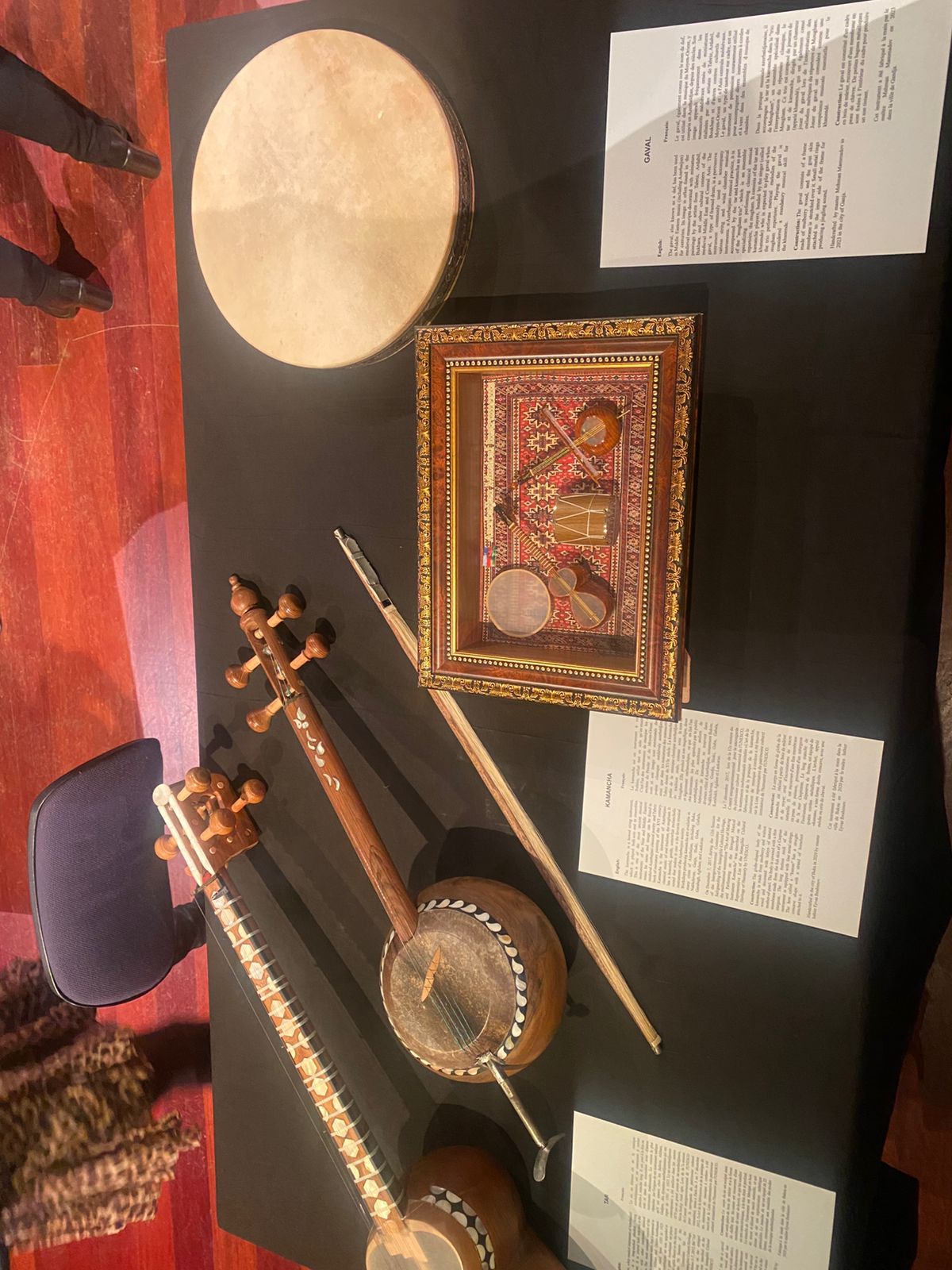 Azərbaycan tar, kamança və qavalın nadir eksponatlarını Belçika Musiqi Alətləri Muzeyinə hədiyyə edib (FOTO)