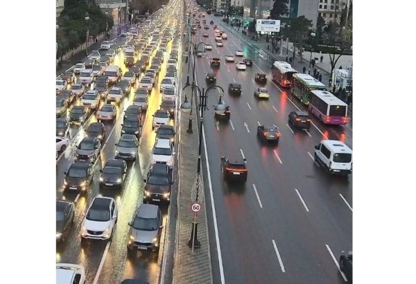 Sürücülərin NƏZƏRİNƏ: Bakıda bu yollarda sıxlıq var - SİYAHI