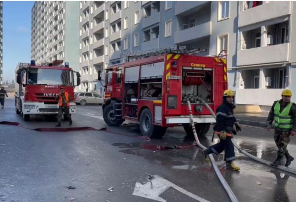 Saray qəsəbəsindəki yaşayış binasında baş vermiş yanğın söndürülüb (ƏLAVƏ OLUNUB) (FOTO/VİDEO)