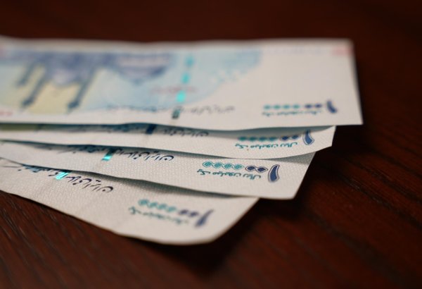 İran hökuməti ölkədə valyuta denominasiyasına başlayır