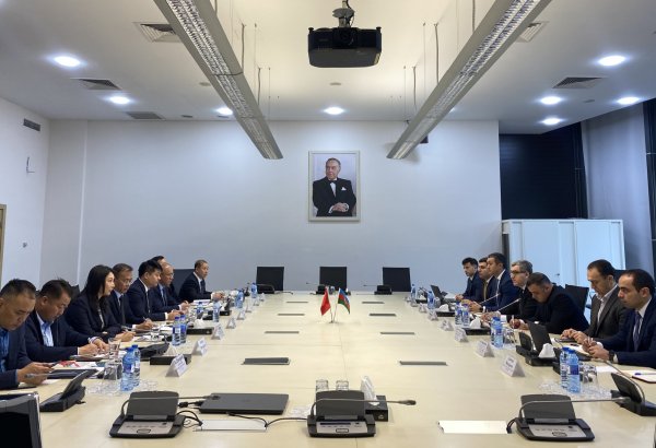 Azərbaycan və Çin investisiyaların cəlb edilməsi imkanlarını müzakirə etdi (FOTO)