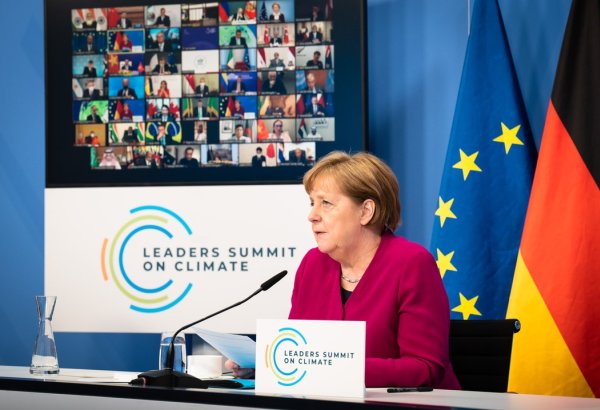 Merkel Fridrix Mertsi Almaniya kansleri postuna uyğun namizəd hesab edir