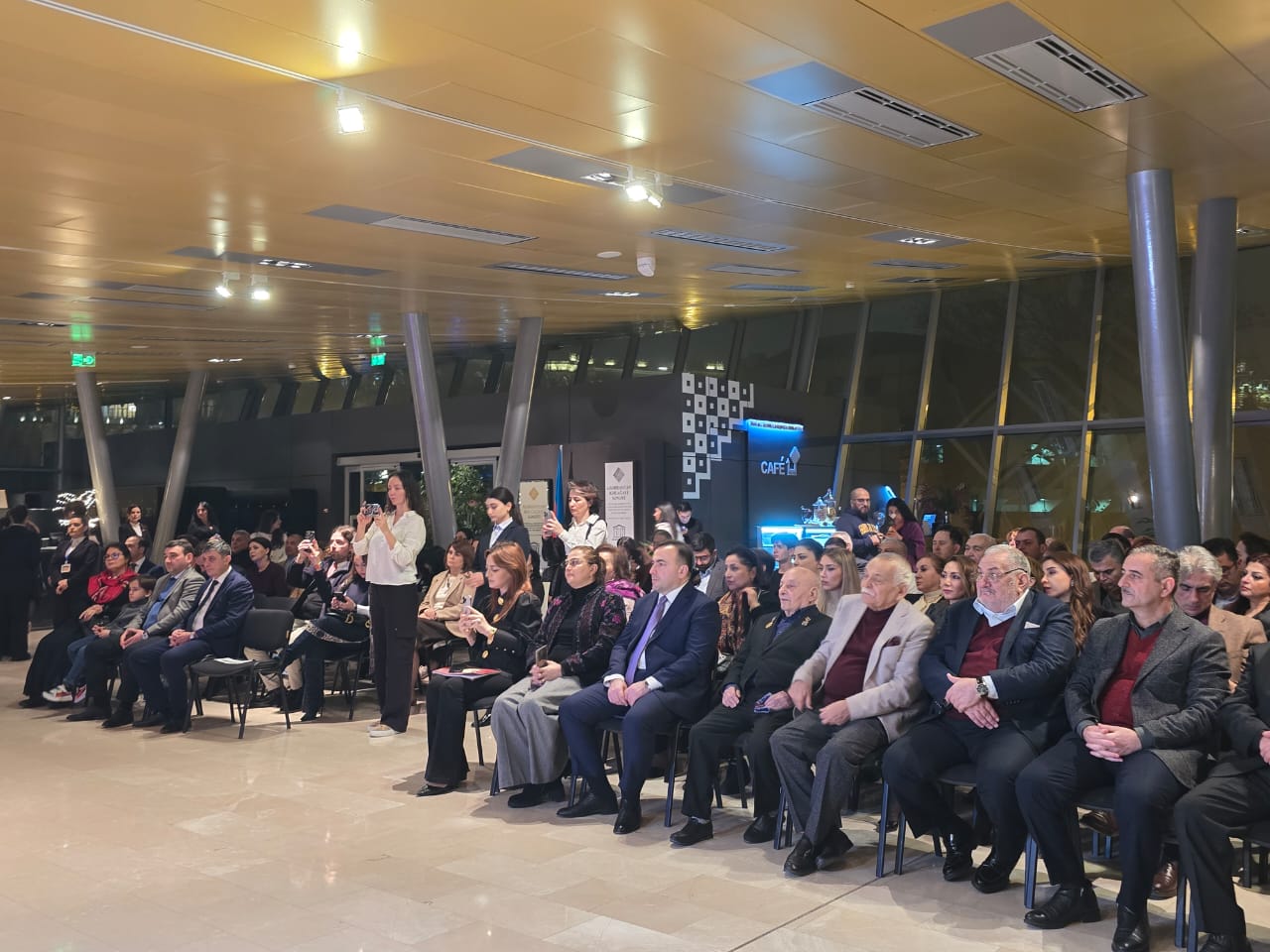 Azərbaycan Milli Xalça Muzeyində “Azərbaycan xalçasının ehtişamı. Səfəvi dövrü xəzinəsi” sərgisi açılıb (FOTO)