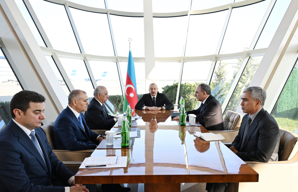 Prezident İlham Əliyev təyyarə qəzası ilə bağlı müşavirə keçirib (FOTO/VİDEO) (YENİLƏNİB)