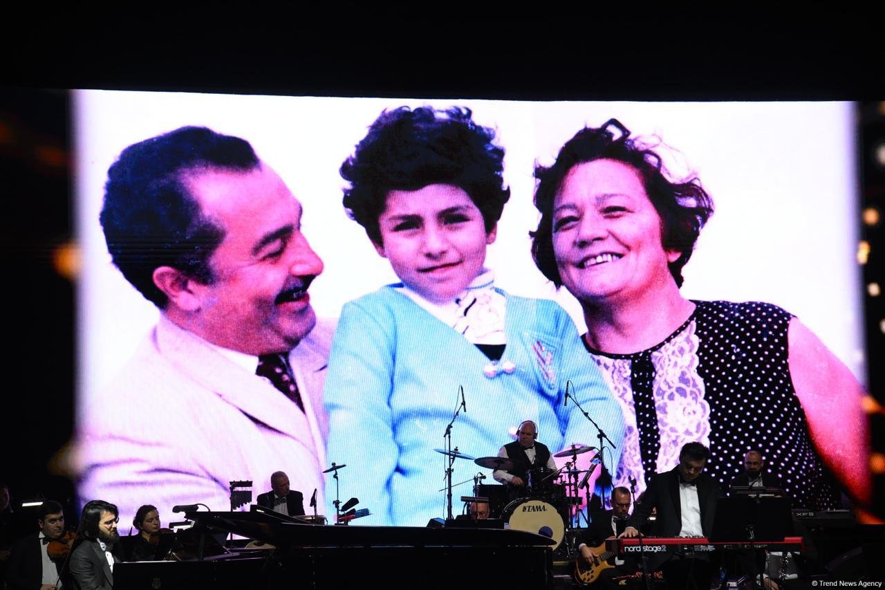 Bakıda Tofiq Əhmədovun 100 illiyinə həsr olunmuş konsert keçirilib – Xatirə və musiqi dolu bir axşam (FOTO/VİDEO)