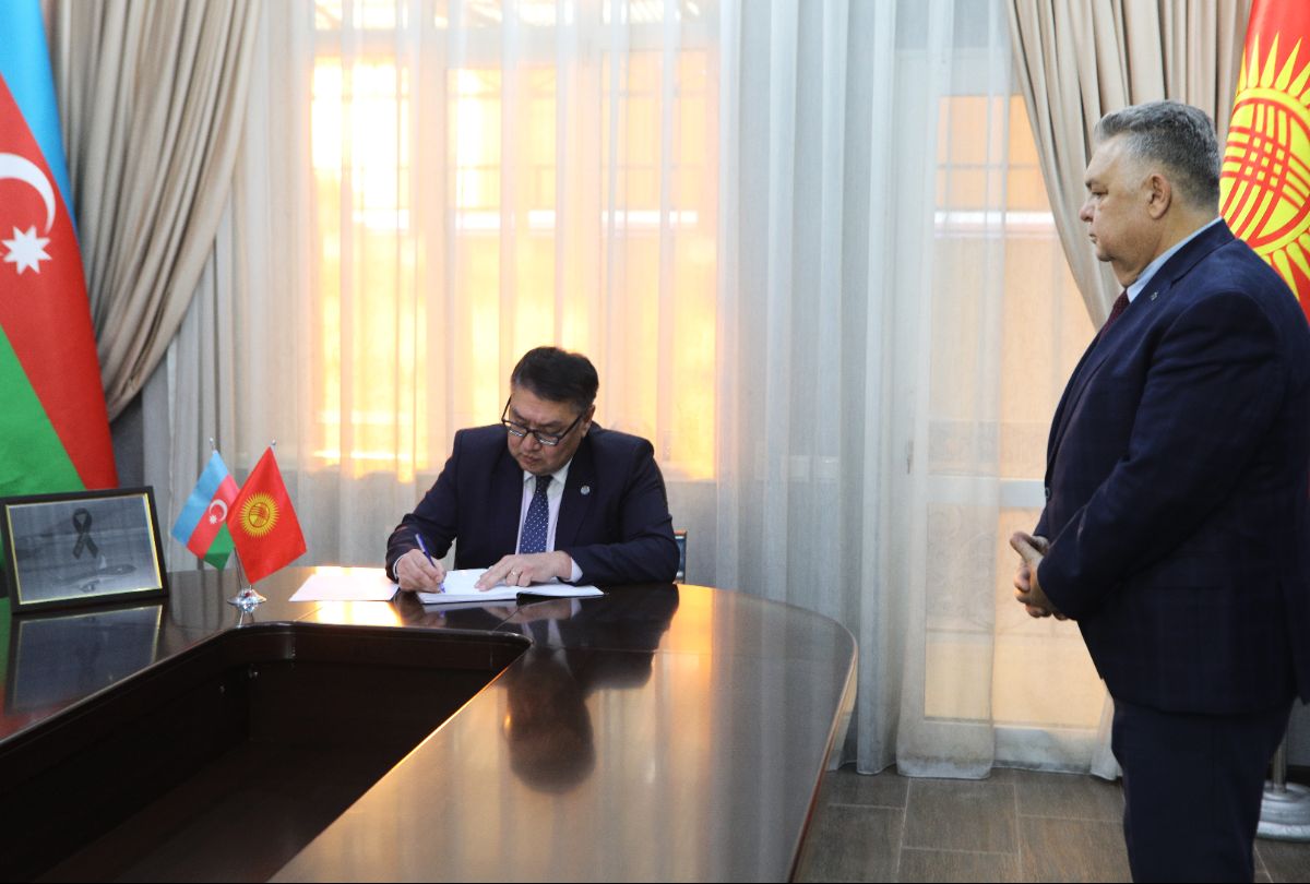 Qırğızıstanın xarici işlər nazirinin müavini Aktau yaxınlığında baş verən təyyarə qəzası ilə bağlı başsağlığı verib