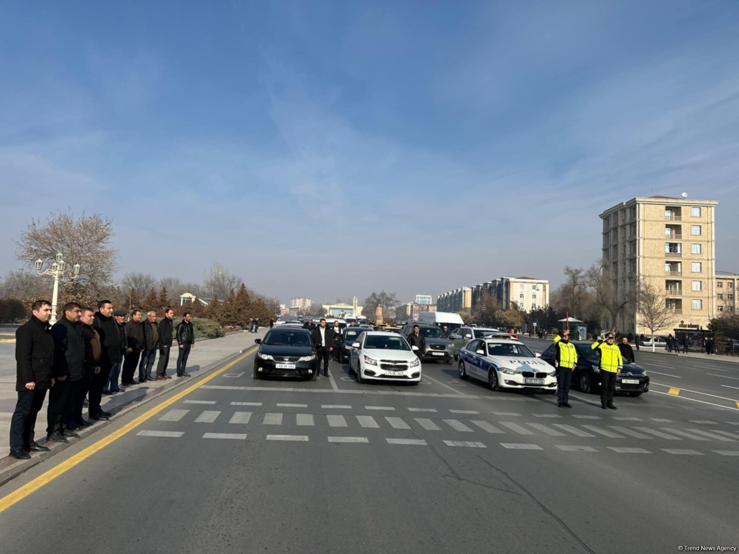 Təyyarə qəzası qurbanları Naxçıvanda bir dəqiqəlik sükutla anıldı (FOTO)