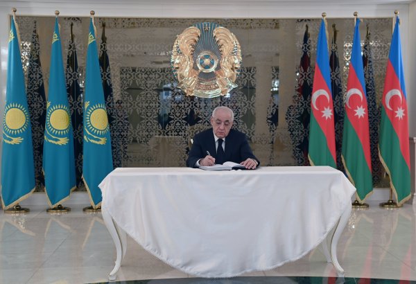 Baş nazir Əli Əsədov Qazaxıstanın Azərbaycandakı səfirliyində olub
