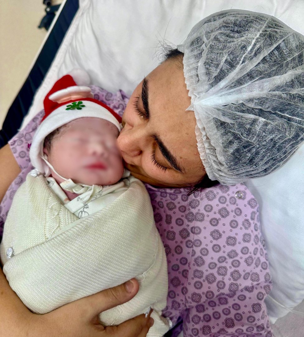 Azərbaycanda 2025-ci ilin ilk körpəsi dünyaya gəlib (FOTO)