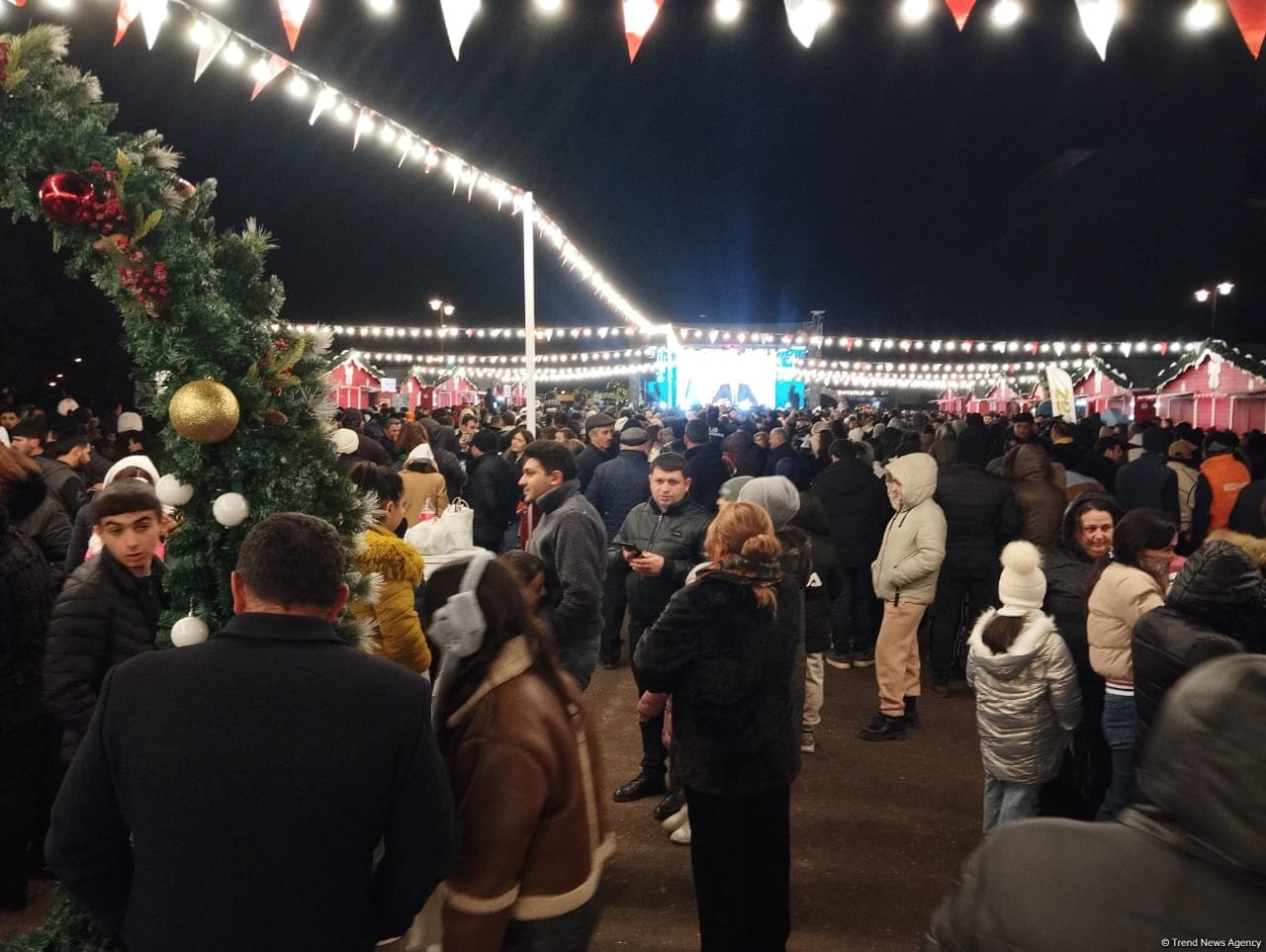 Xankəndidə sakinlər Yeni ili atəşfəşanlıqla qarşılayıblar (FOTO/VİDEO)
