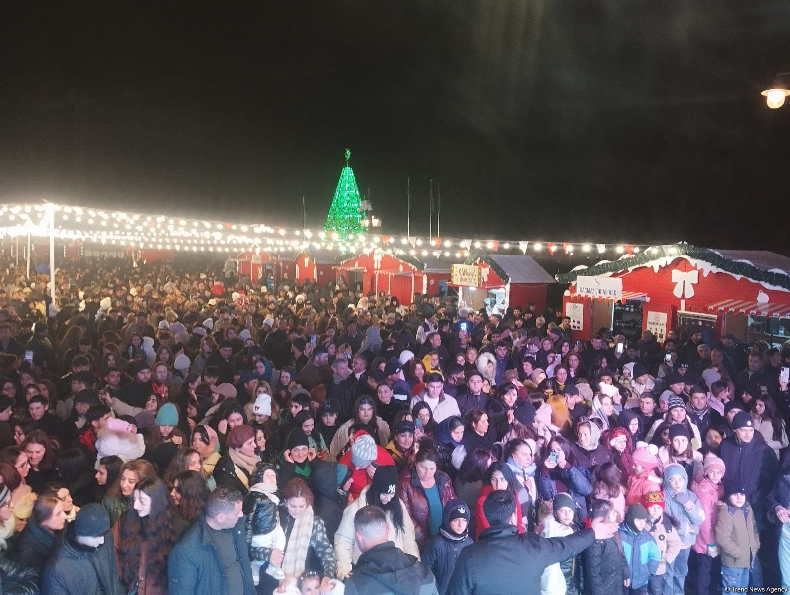 Xankəndidə sakinlər Yeni ili atəşfəşanlıqla qarşılayıblar (FOTO/VİDEO)