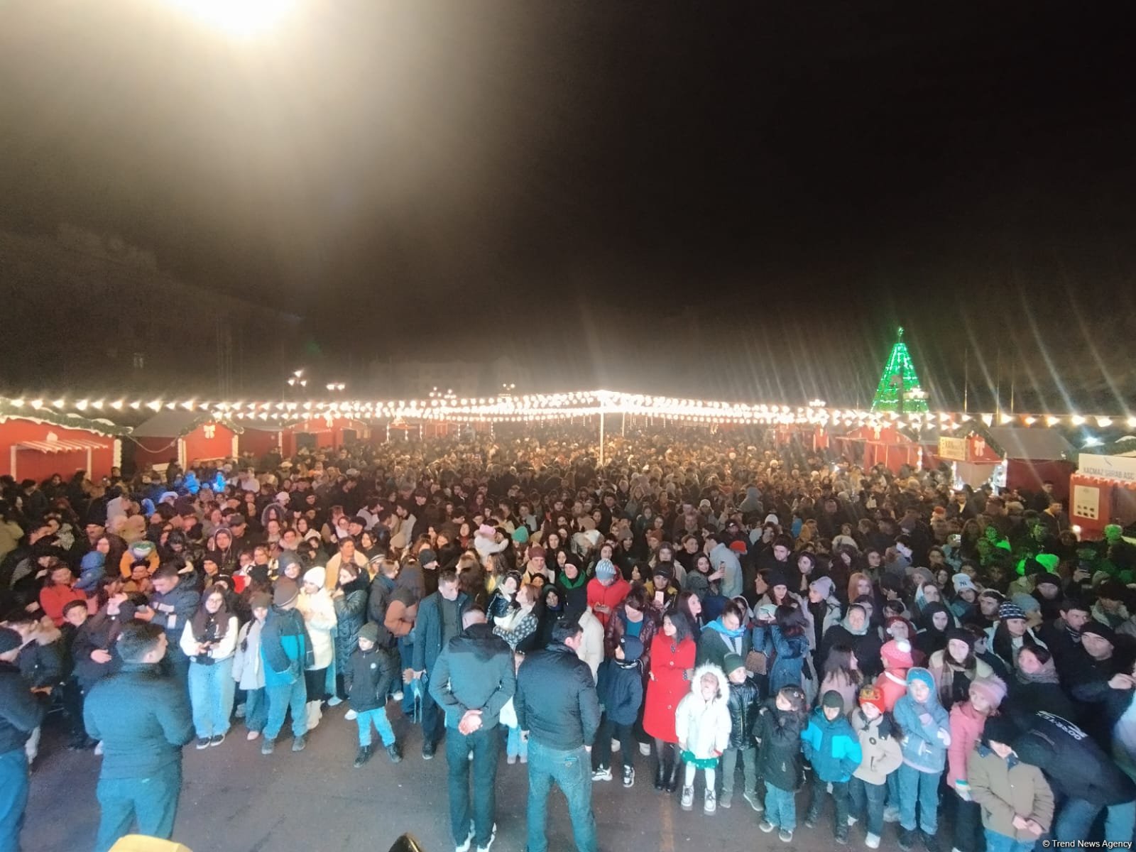 Xankəndidə sakinlər Yeni ili atəşfəşanlıqla qarşılayıblar (FOTO/VİDEO)