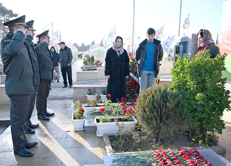 Milli Qəhrəman Polad Həşimovun xatirəsi yad edilib (FOTO)