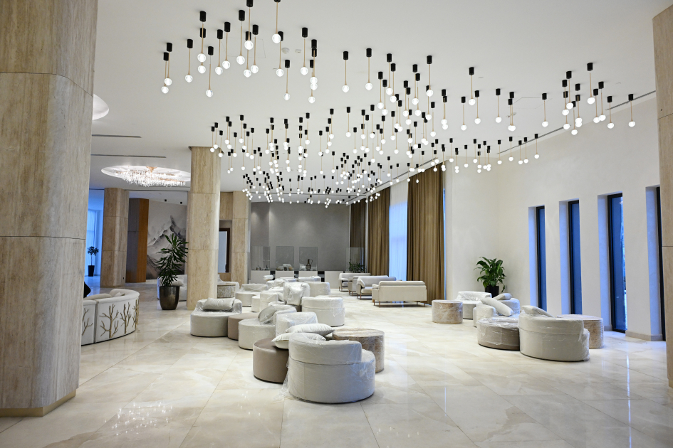 Prezident İlham Əliyev və Birinci xanım Mehriban Əliyeva Şahdağda “Lakeside” hotelində aparılmış işlərlə və “Xizək klubu” binasının tikintisi ilə tanış olublar (YENİLƏNİB-2) (FOTO/VİDEO)